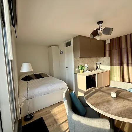 Moderne Avec Terrasse Et Parking Prive Han-sur-lesse