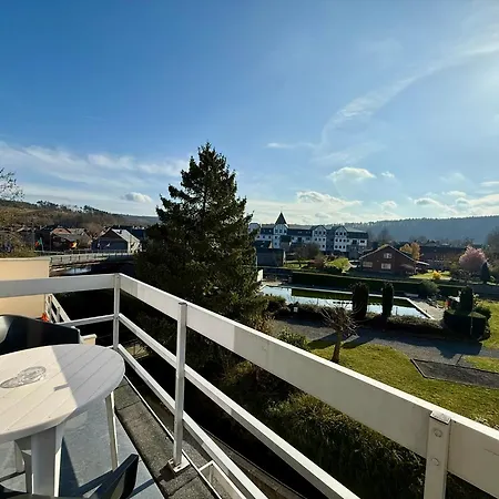 Moderne Avec Balcon , Centre Han-sur-lesse ,5 Min Grottes