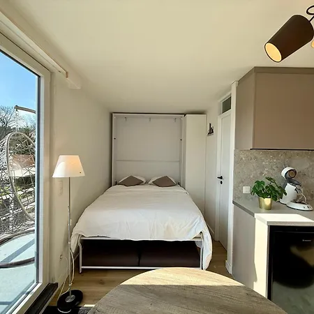 Moderne Avec Balcon , Centre Han-sur-lesse ,5 Min Grottes Rochefort
