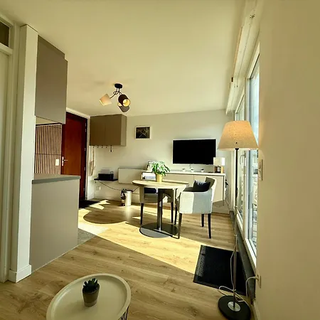 Moderne Avec Balcon , Centre Han-sur-lesse ,5 Min Grottes Apartment *